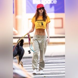Emily Ratajkowski yellow cropped tshirt